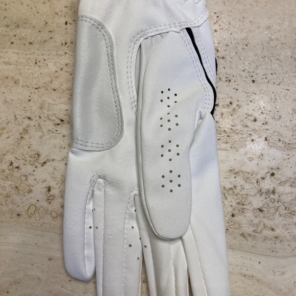 FootJoy Women's WeatherSof Two Regular Left Med. Large Golf‎ Gloves - Picture 4 of 6